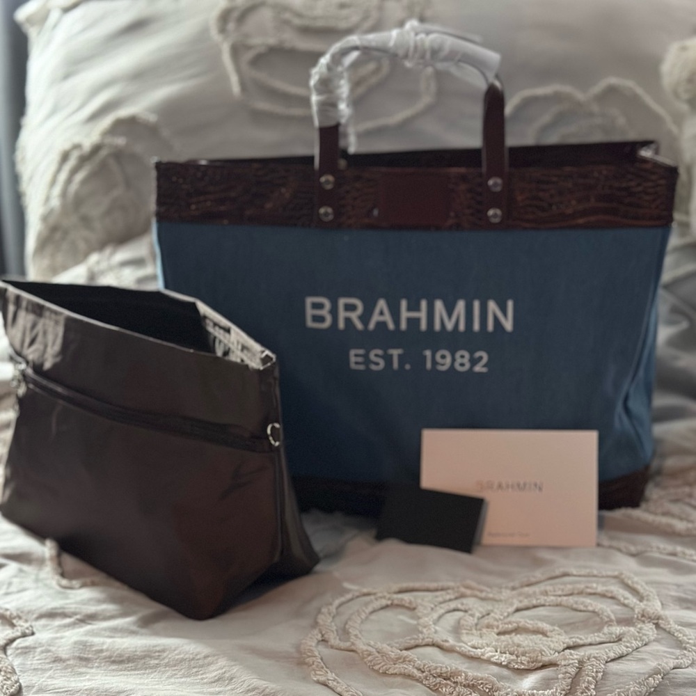 ✨BRAHMIN DENIM & CROCODILE BROWN TOTE👜BAG INSERT INCLUDED☺️